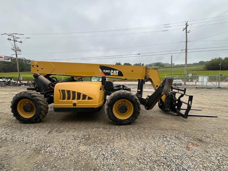 caterpillar-tl943-image-6