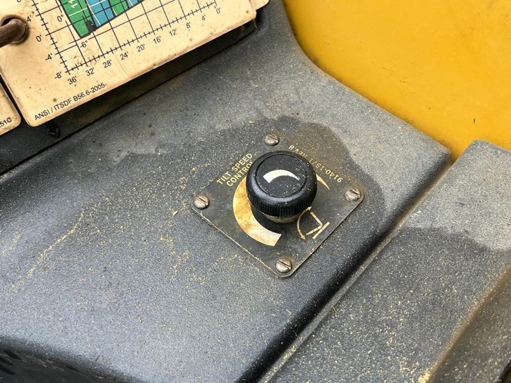 caterpillar-tl943-image-35