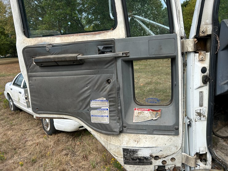 1993-ford-cf8000-image-61