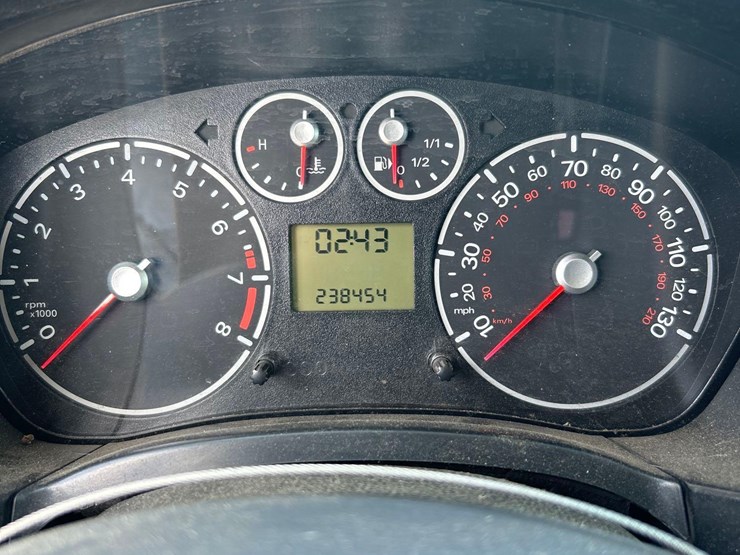 2011-ford-transit-connect-image-16