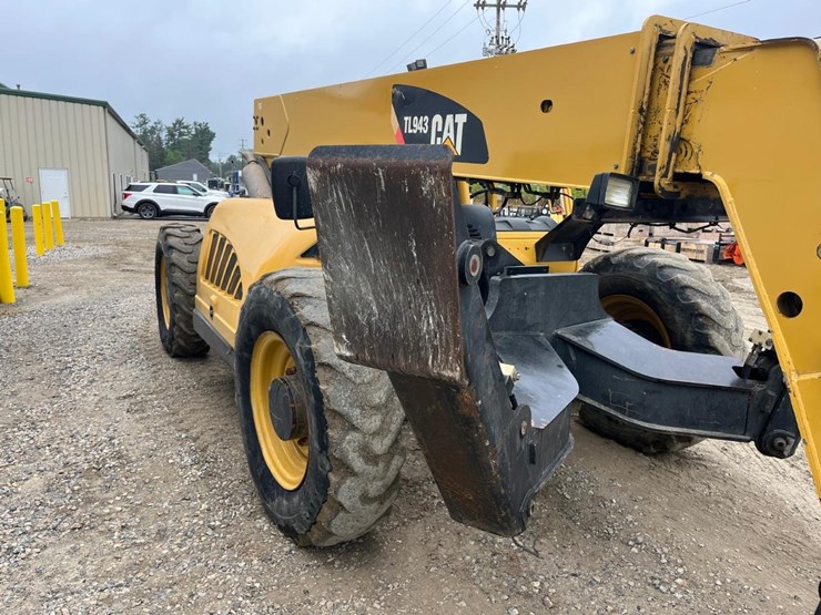 caterpillar-tl943-image-21
