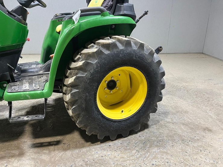 2019-john-deere-3025e-image-13