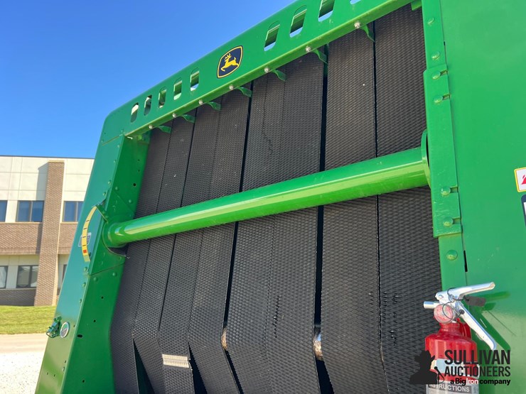 2019-john-deere-560m-image-13