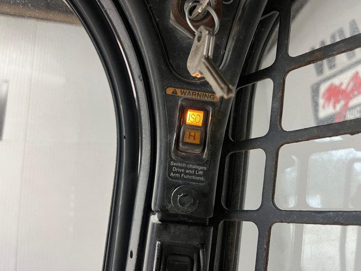2018-bobcat-s740-image-23