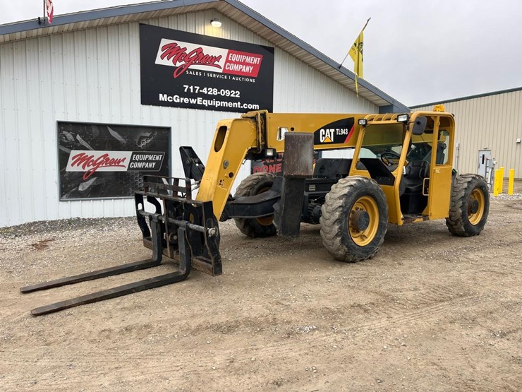 caterpillar-tl943-image-2