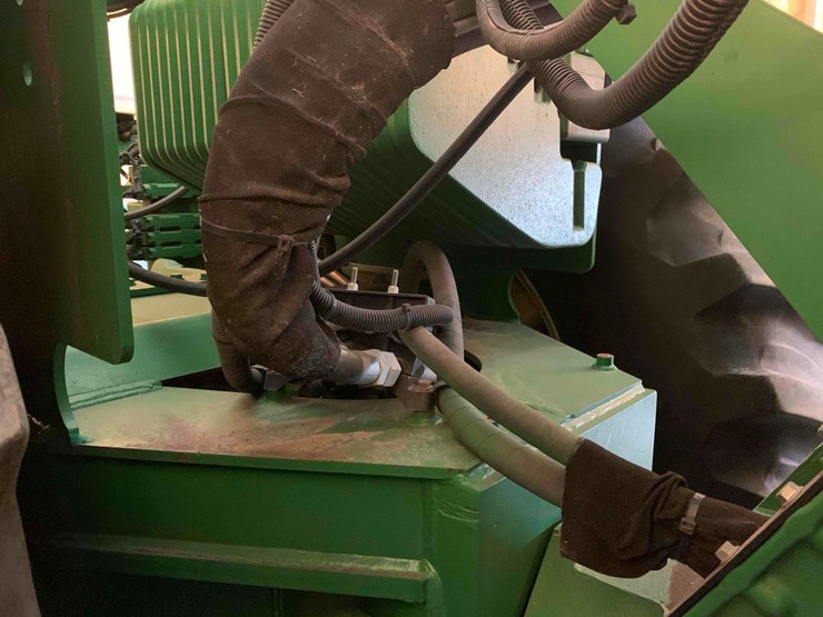 2013-john-deere-9560r-image-34