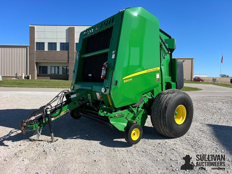 2019-john-deere-560m-image-1