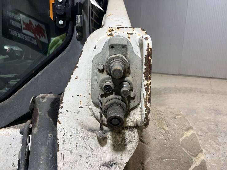 2018-bobcat-s740-image-11