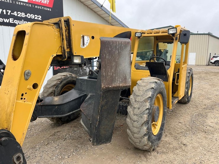 caterpillar-tl943-image-12