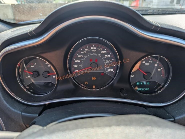 2014-dodge-avenger-sedan-image-26