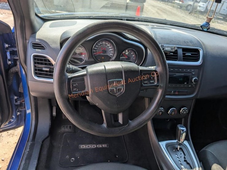 2014-dodge-avenger-sedan-image-25