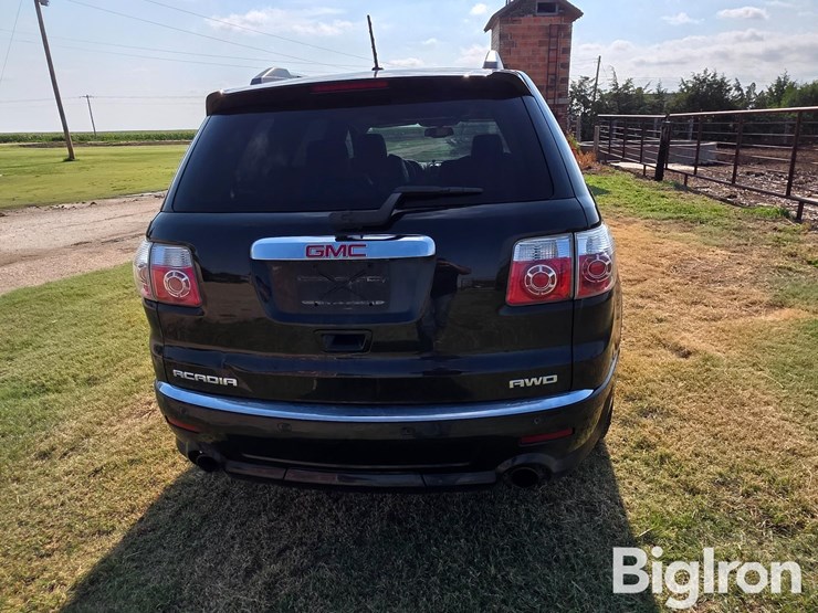 2012-gmc-acadia-denali-image-6