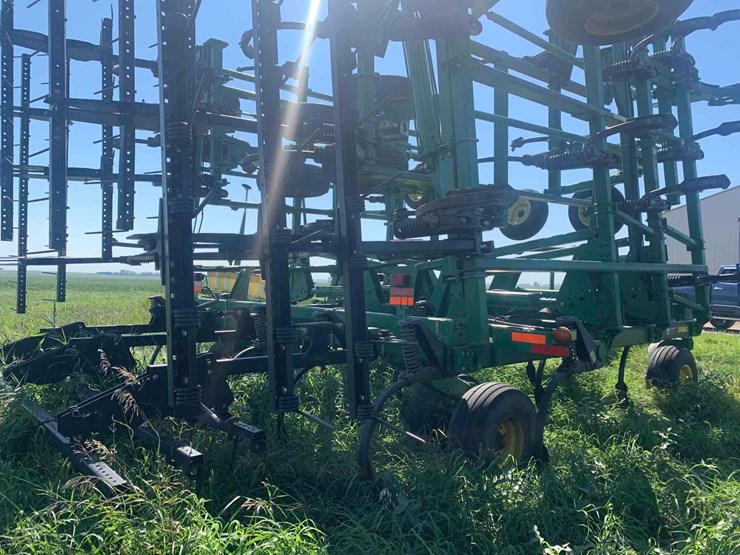 2010-john-deere-2410-image-7