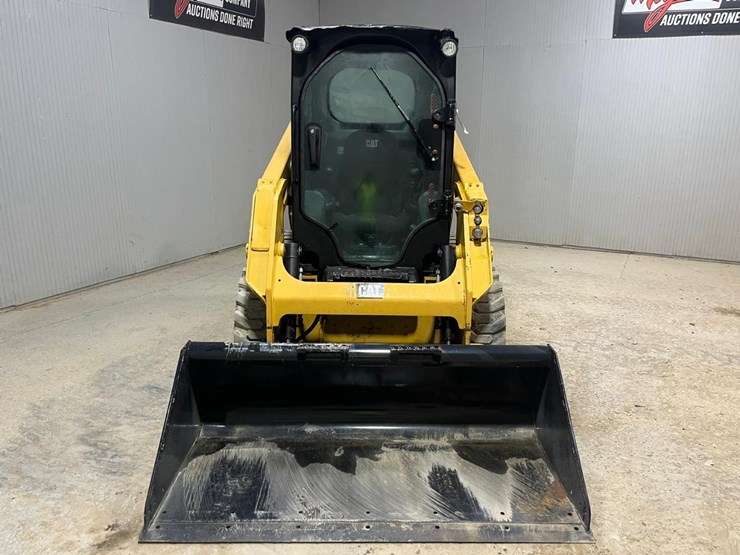 2017-caterpillar-226d-image-8