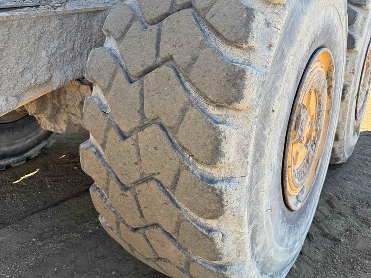2014-deere-370e-image-10
