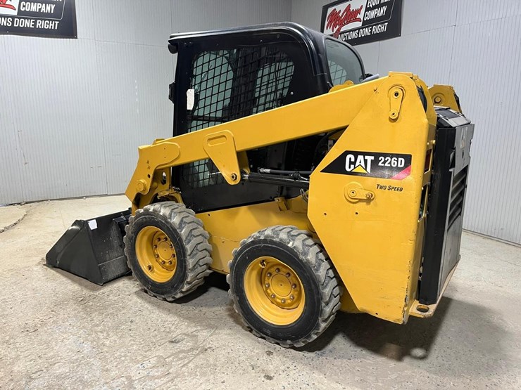 2017-caterpillar-226d-image-3