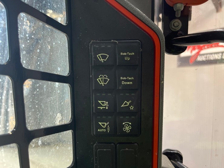 2021-bobcat-s66-image-24