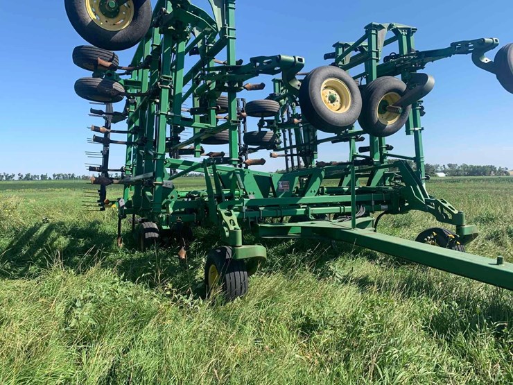 2010-john-deere-2410-image-6