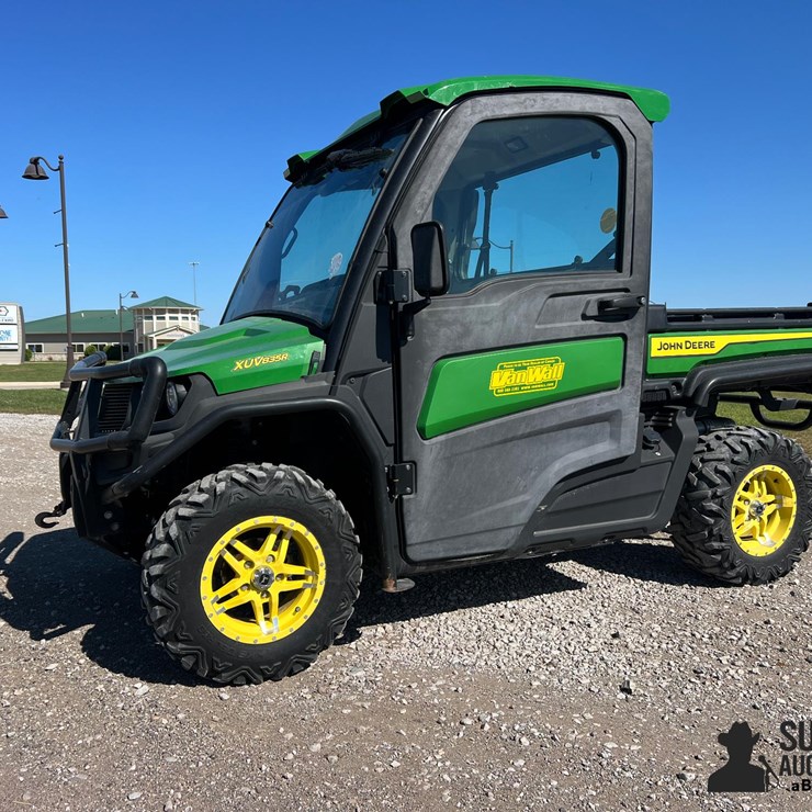2021 JOHN DEERE GATOR
