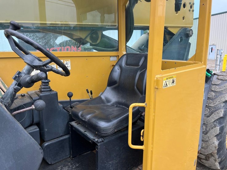 caterpillar-tl943-image-25