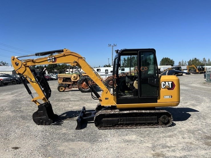 2020-cat-306e2-excavator-image-2