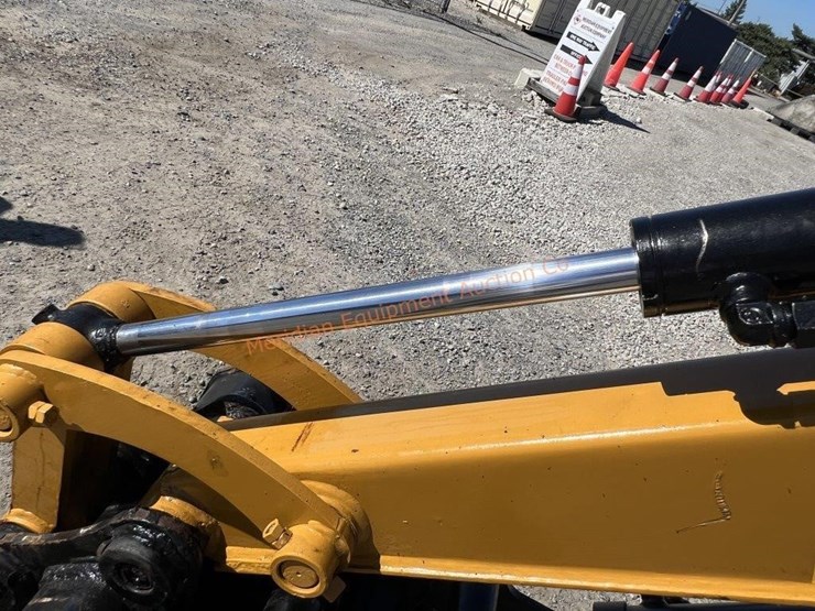 2020-cat-306e2-excavator-image-12