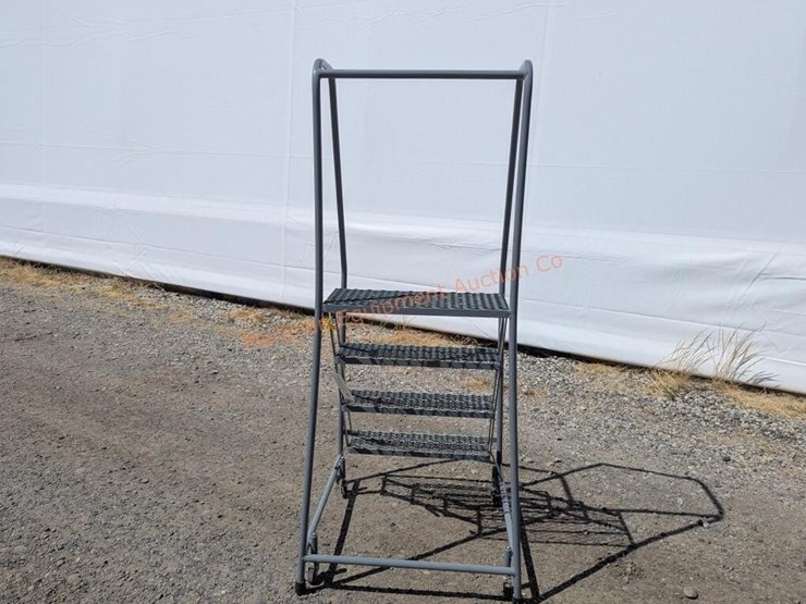 u-line-59-degree-angle-4-step-rolling-ladder-image-2