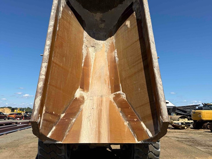 2014-deere-370e-image-8