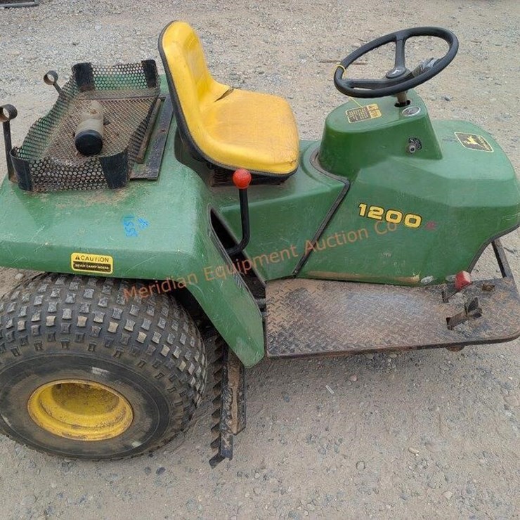 JOHN DEERE 1200