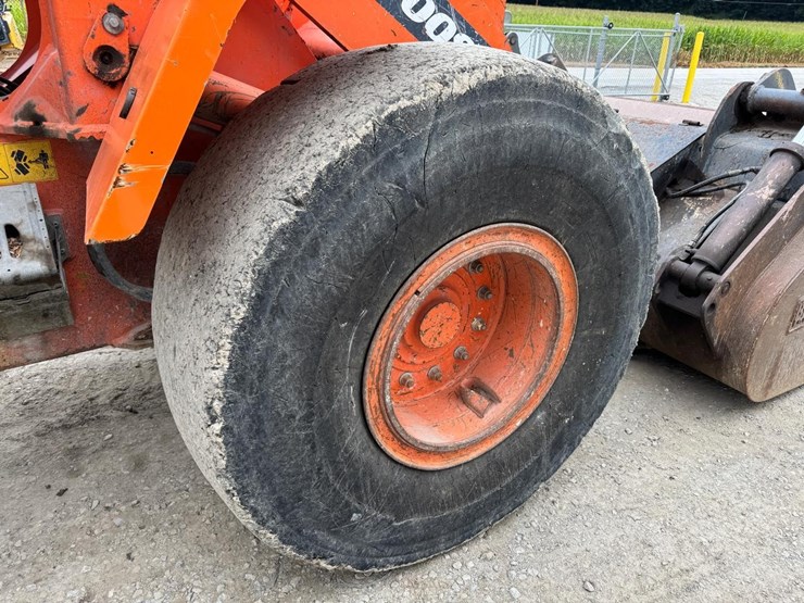 2016-doosan-dl250-image-19