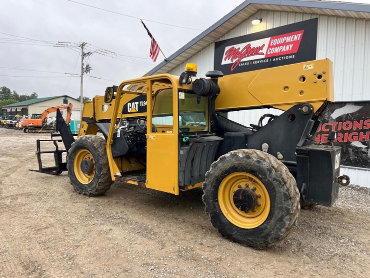 caterpillar-tl943-image-3