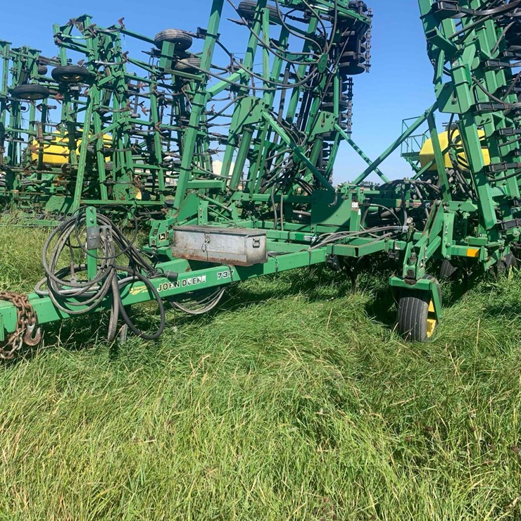 JOHN DEERE 1900
