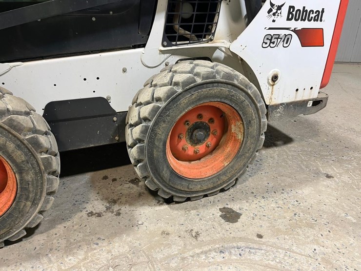 2019-bobcat-s570-image-13