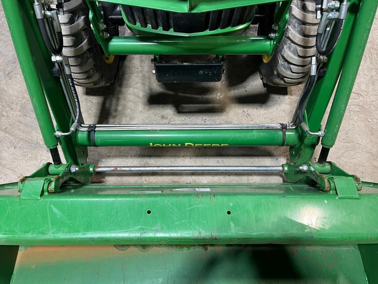 2019-john-deere-3025e-image-11