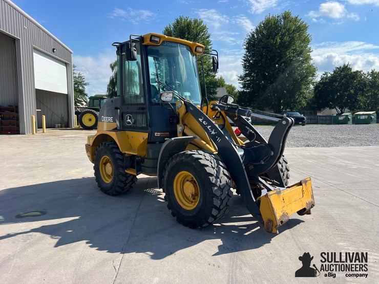 2018-deere-244k-image-3