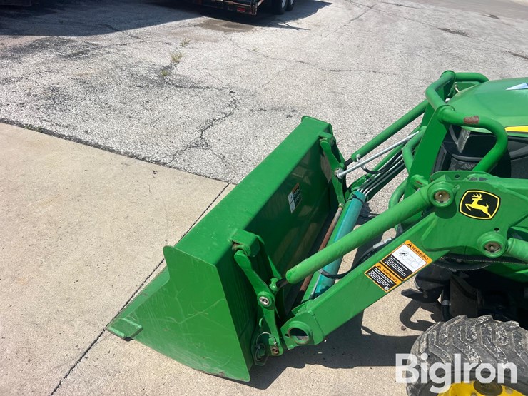 2013-john-deere-1025r-image-9