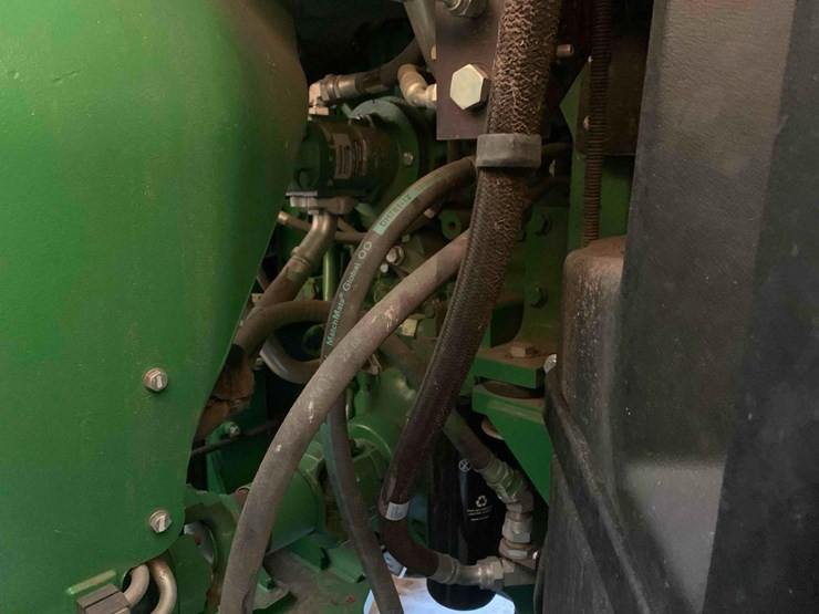2013-john-deere-9560r-image-35