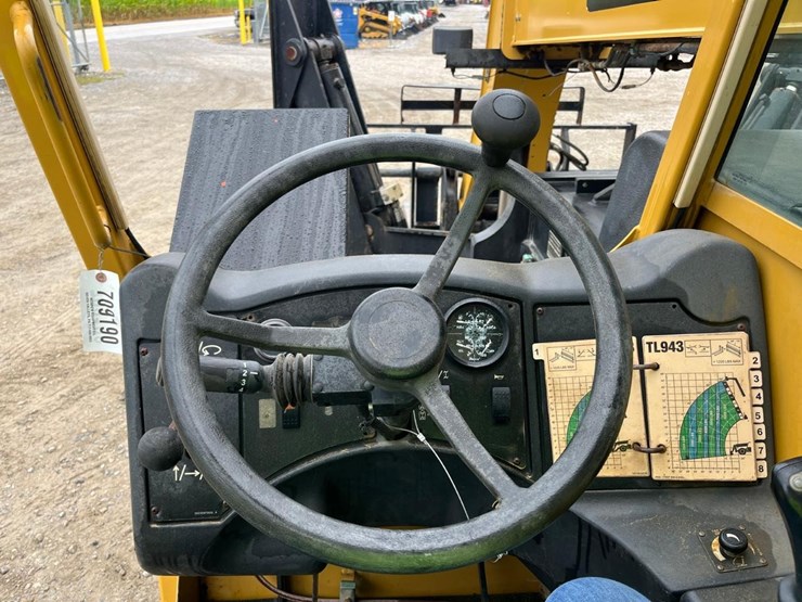 caterpillar-tl943-image-27
