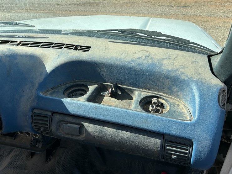 2005-chevrolet-1500-image-34