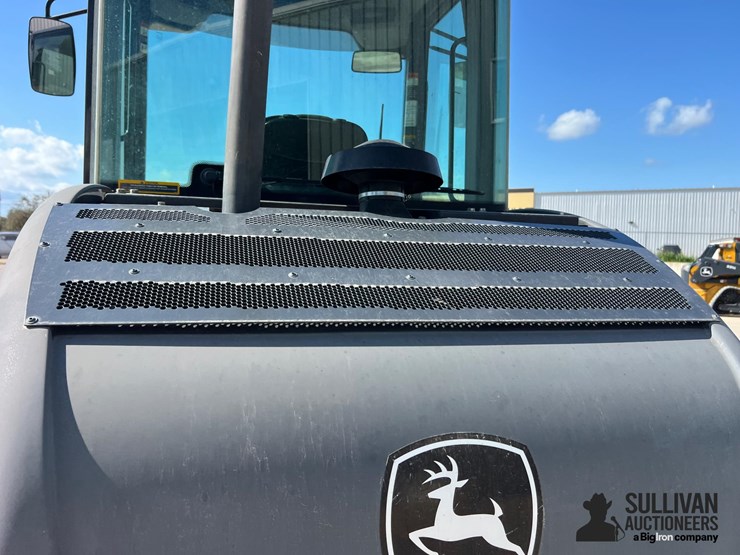 2018-deere-244k-image-15