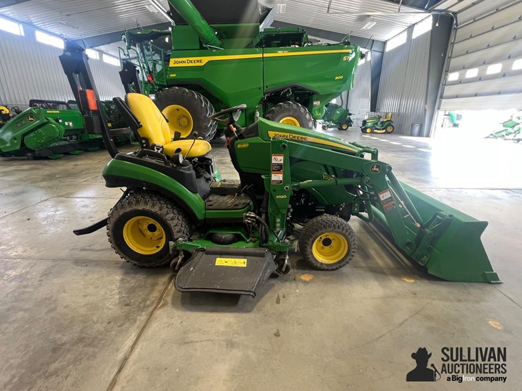 2014-john-deere-1025r-image-4
