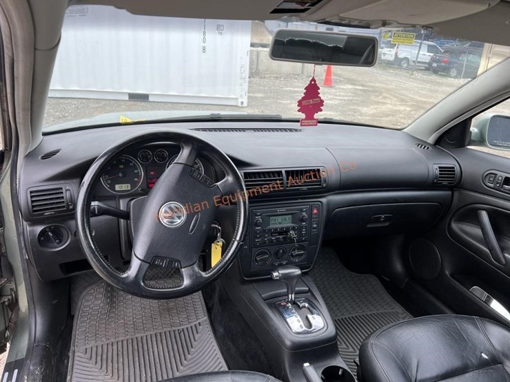 2003-volkswagen-passat-wagon-image-27