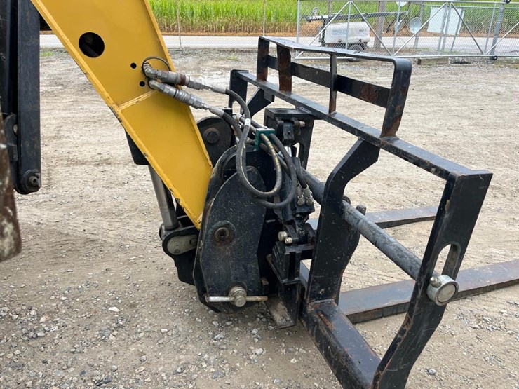 caterpillar-tl943-image-23