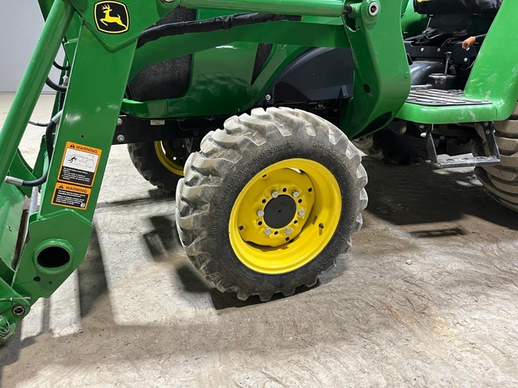 2019-john-deere-3025e-image-12