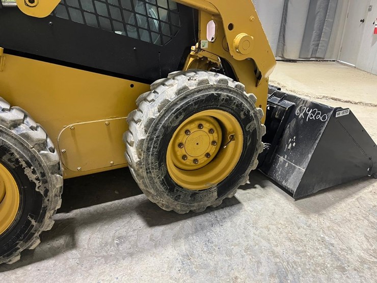 2017-caterpillar-226d-image-17