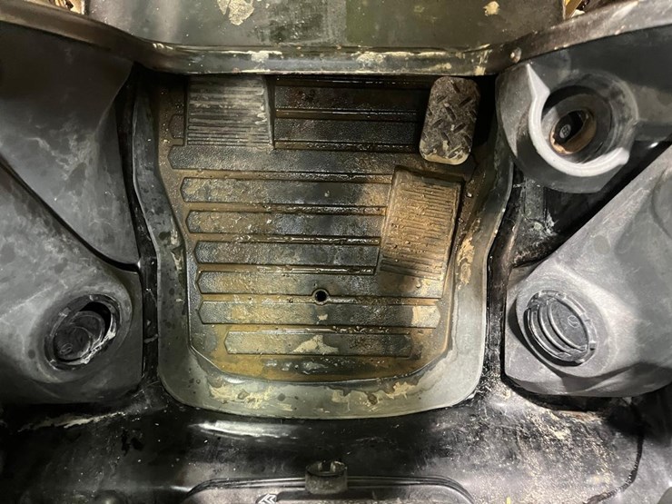2017-caterpillar-226d-image-28
