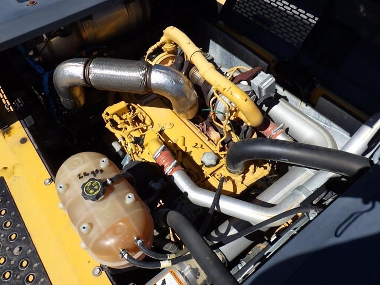 2016-deere-300g-lc-image-26