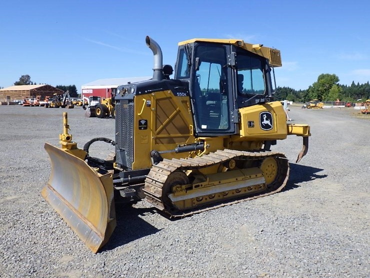 2021-deere-550k-image-1