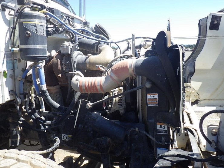 2015-peterbilt-pb348-16'-t/a-water-truck-image-20