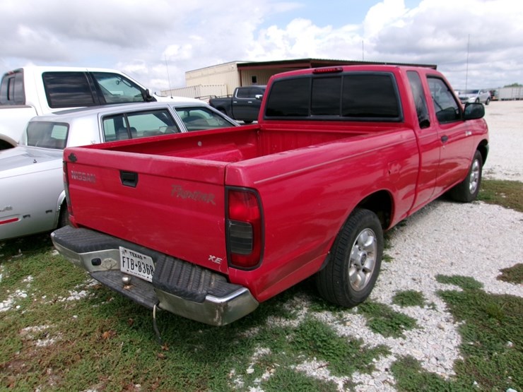 2008-nissan-frontier-image-2